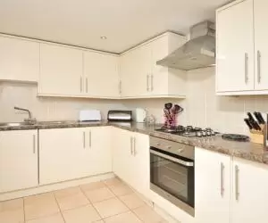 Large kitchen Torquay holiday let